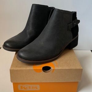 Korks Women’s Comfort Ankle Booties | Black | Size 9